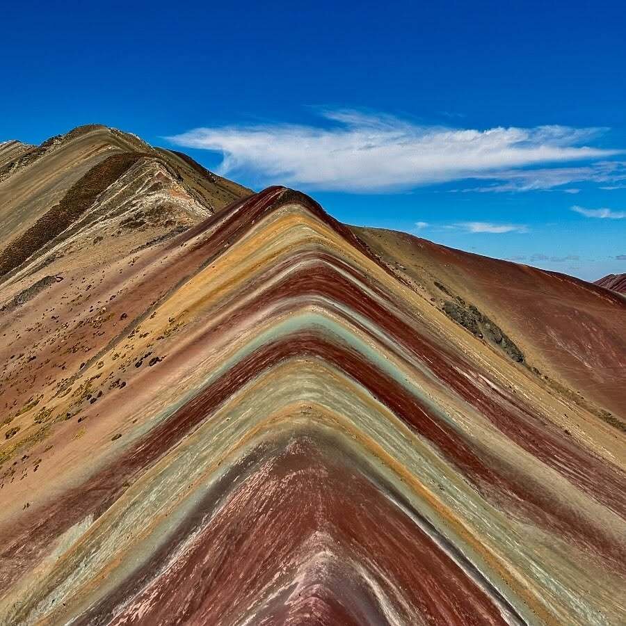 Vinicunca Dağı: Doğanın renkli harikası ✨