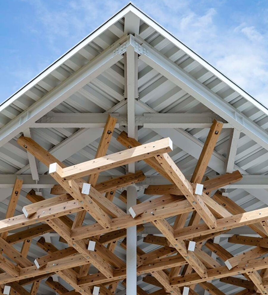 Etkileyici bir ahşap çatı: Oita Valiliği Sanat ve Kültür Koleji Kampüsü 