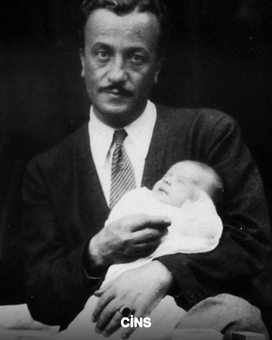 Necip Fazıl'ın bilinmeyen fotoğrafları