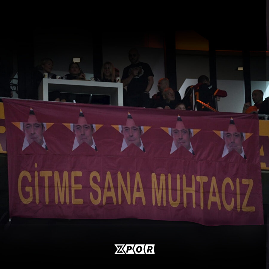 Rams Park'ta Ali Koç pankartı açıldı 