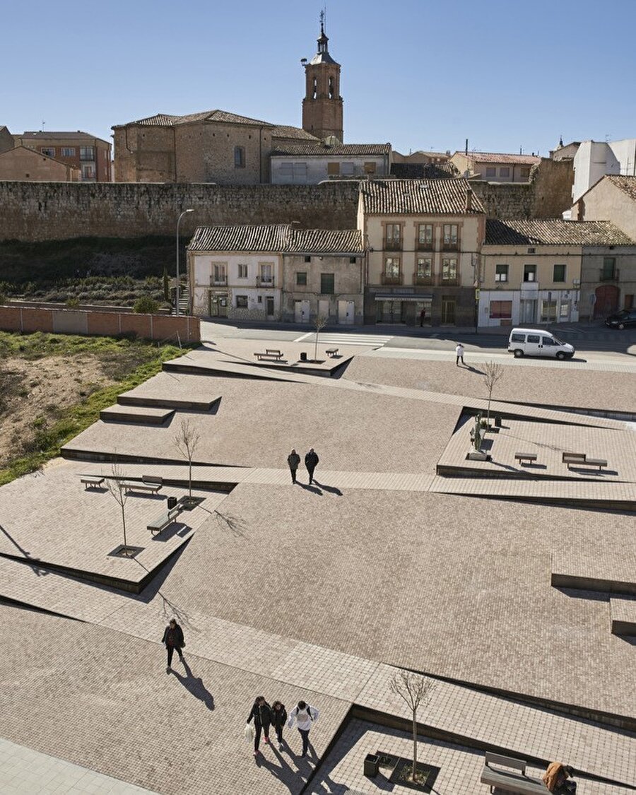 Her yaştan bireye hitap eden bir alan: Plaza del Zarrón