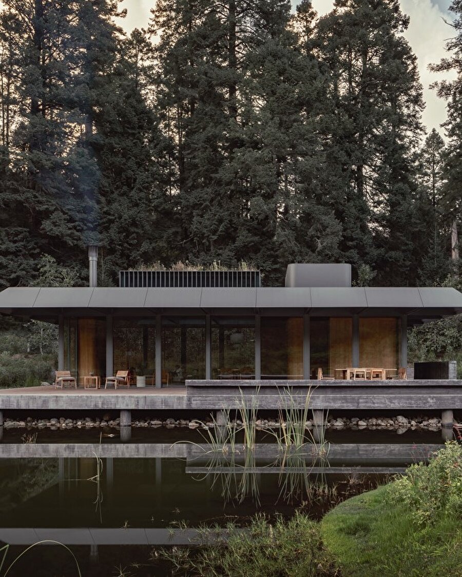 Doğayla uyumlu, sürdürülebilir bir yaşam destekleyen yapı: Pabellón de la Reserva 