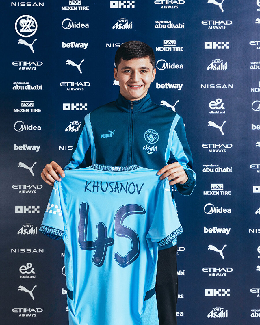 Manchester City'e Özbek savunmacı