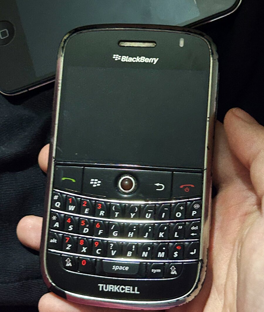 Belli etmesek de hala aklımızda bir yerlerdesin