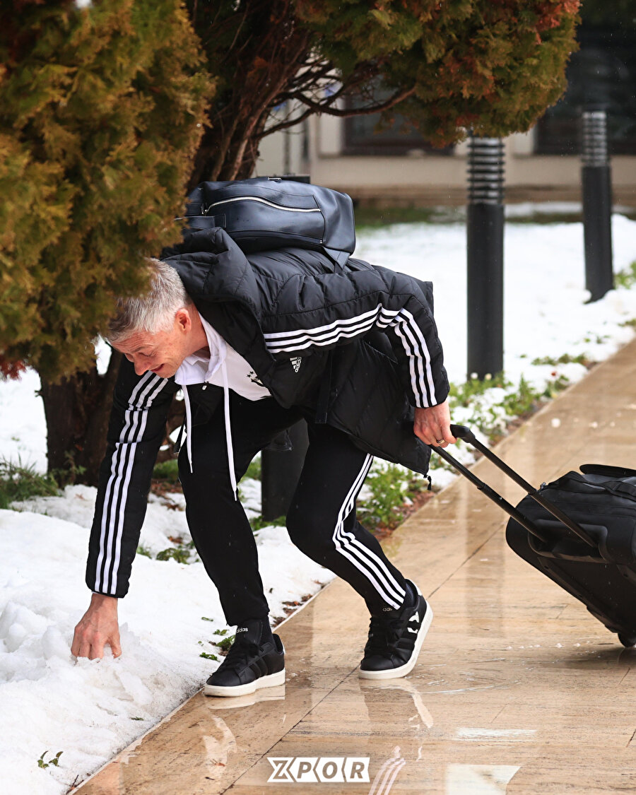 ❄Beşiktaş: Soğuk mu? Onu etkilemiyor.