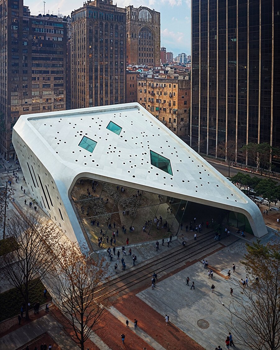 Yapay zekâ destekli mimari tasarım: Ütopik Tren İstasyonu 