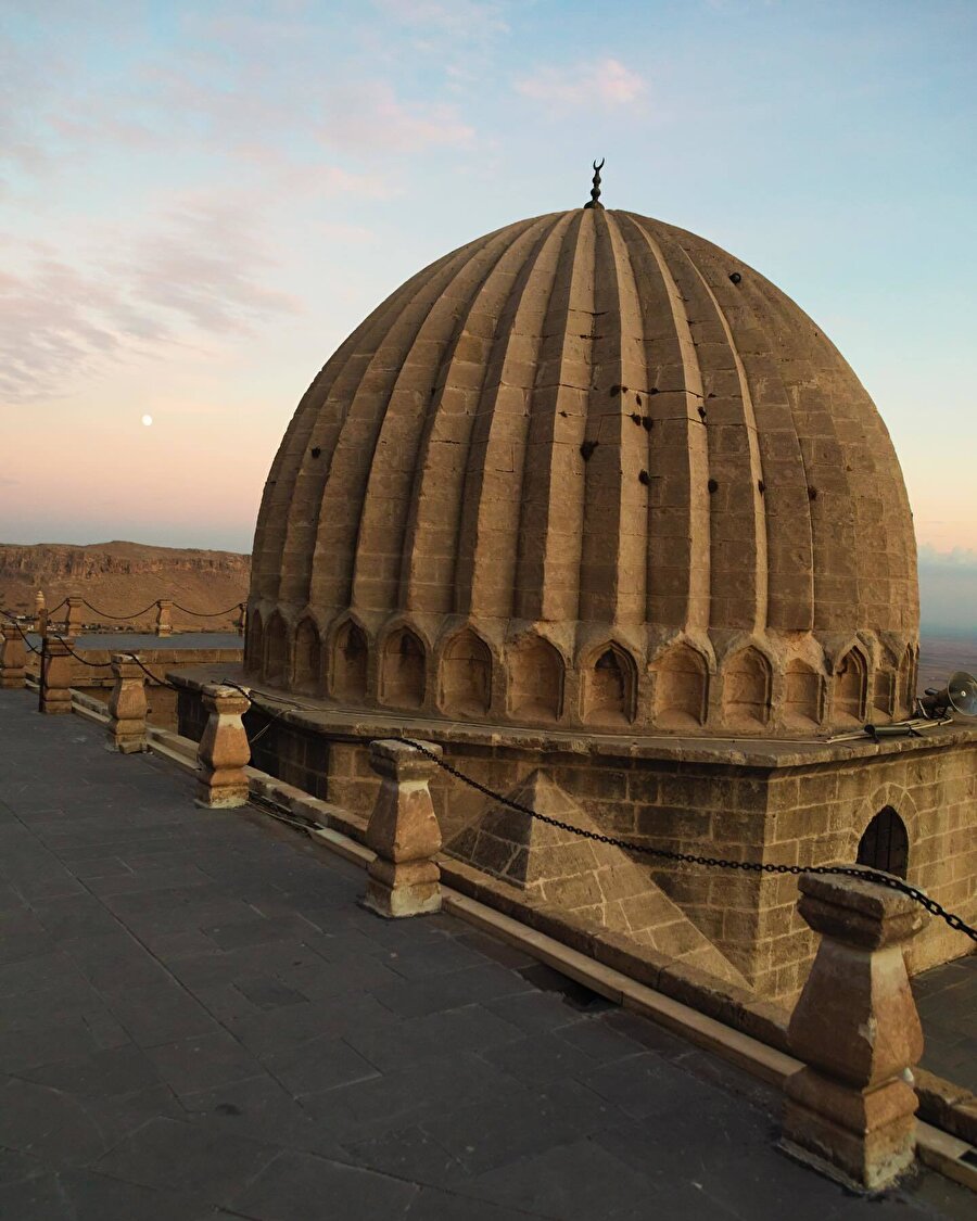 Mardin’in taşlarla yazılmış ilmi mirası: Zinciriye Medresesi 🕌