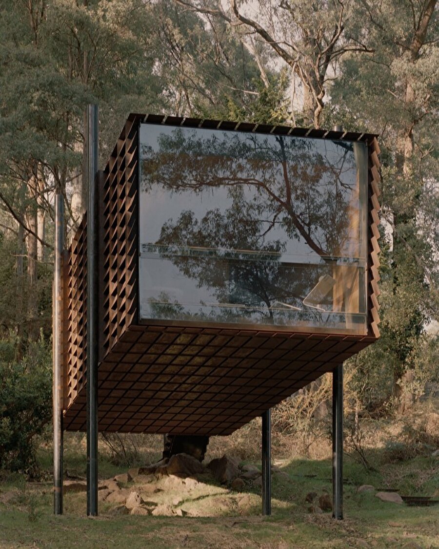 Japandi tarzında tasarlanan konut: Sawmill Treehouse 