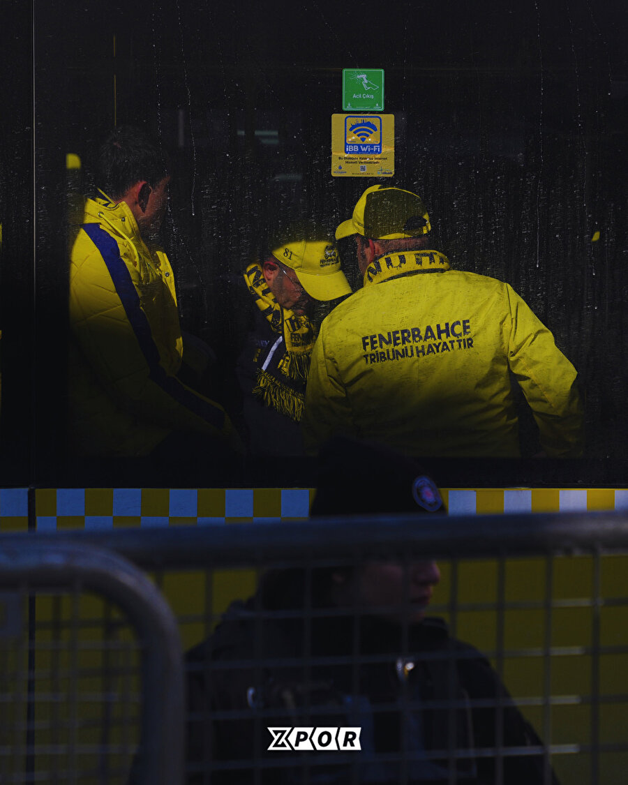 Fenerbahçe taraftarı, Ülker Stadı'ndan otobüslerle Rams Park'a doğru yola çıktı