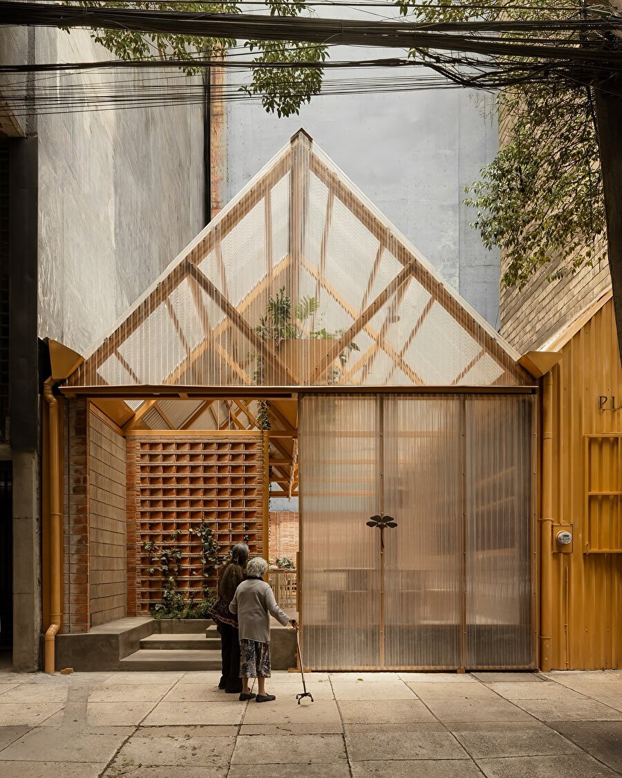  Malzemenin ön plana çıktığı tasarım: Plumbago Restoran 