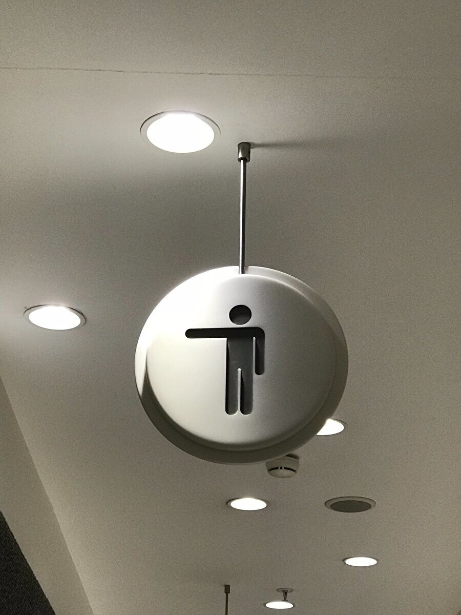 Yemek masasında tuvaleti gelen çocuğun annesi