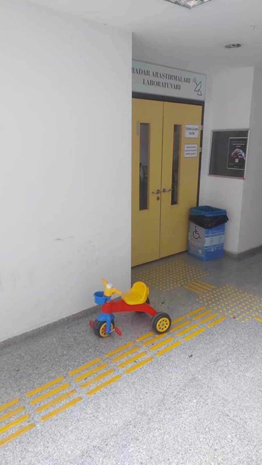 Arabamın kusuruna bakmayın kızlar