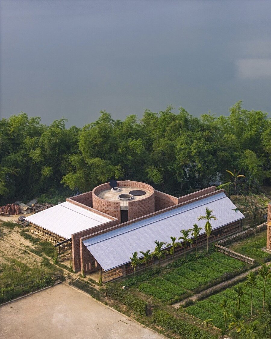 Pişmiş toprağın mekâna dönüştüğü bir atölye: Terra Cotta Workshop