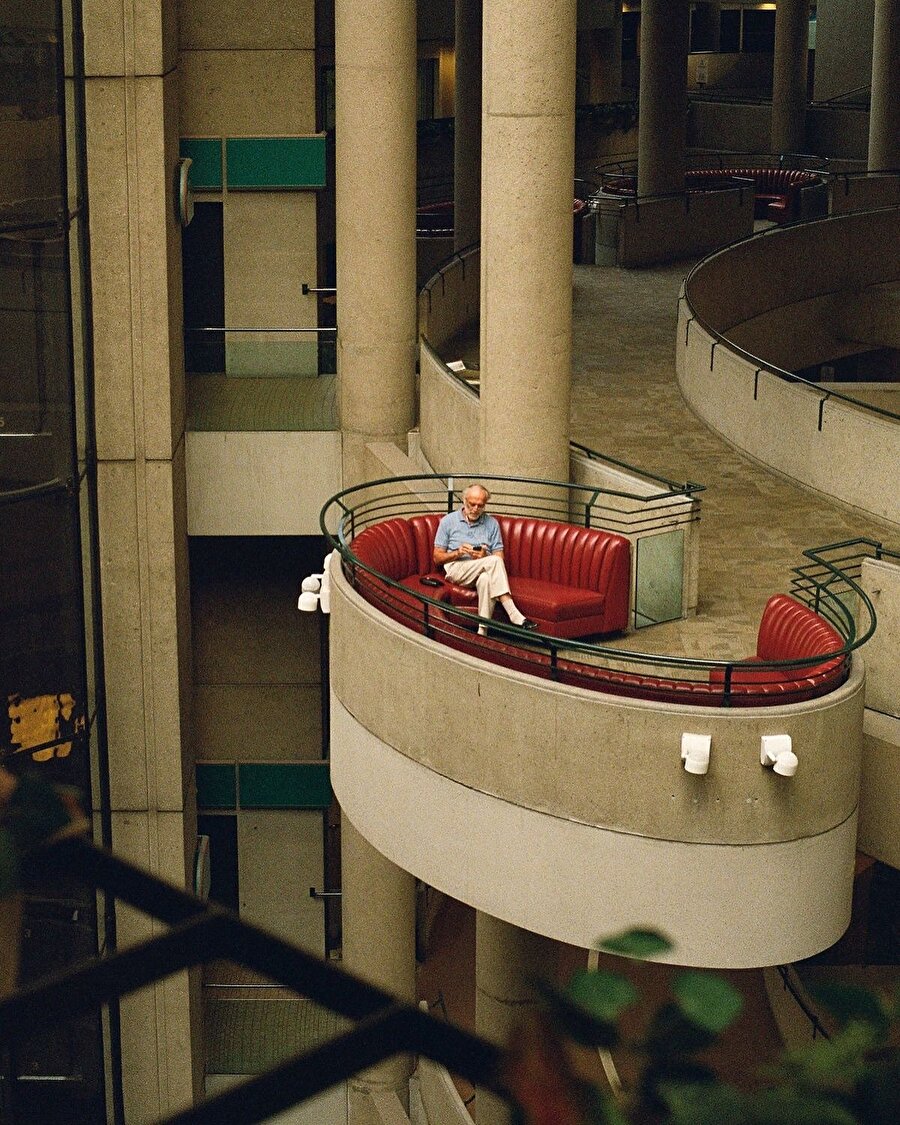 Brutalist Bir Labirent