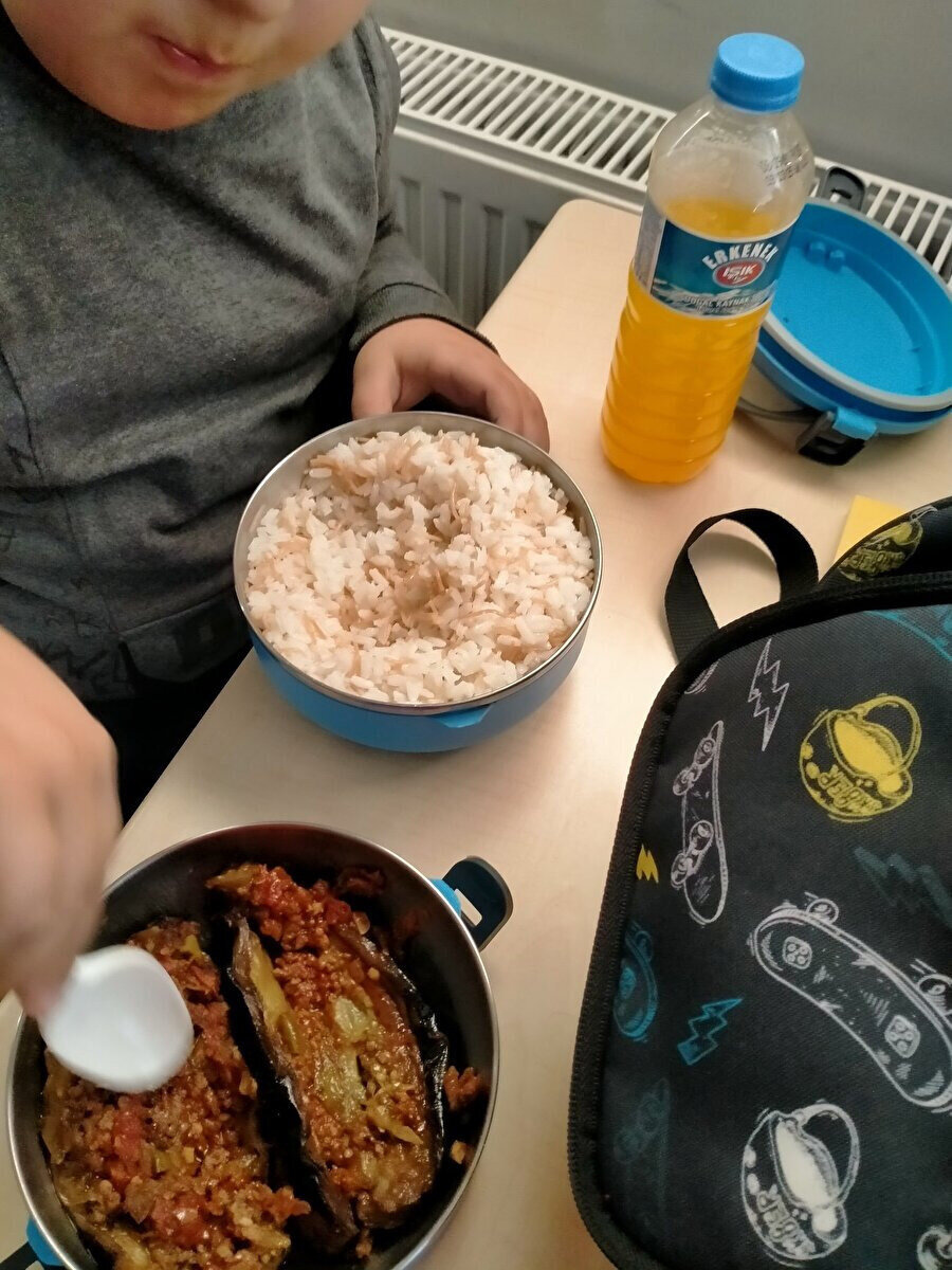 Ders çalışmaya başlayınca bastıran açlık