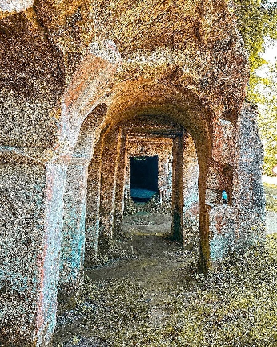 Dünyanın en eski oyma taş manastırlarından biri: Aya Nikola 📍