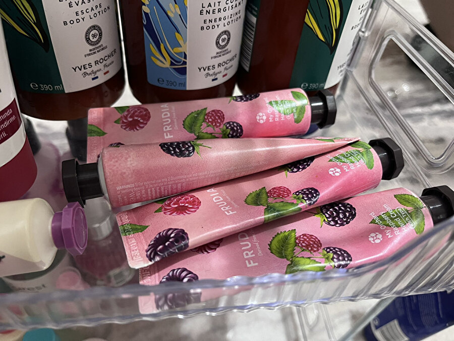 Bizim sevdiğimiz şeylere bağlılık 