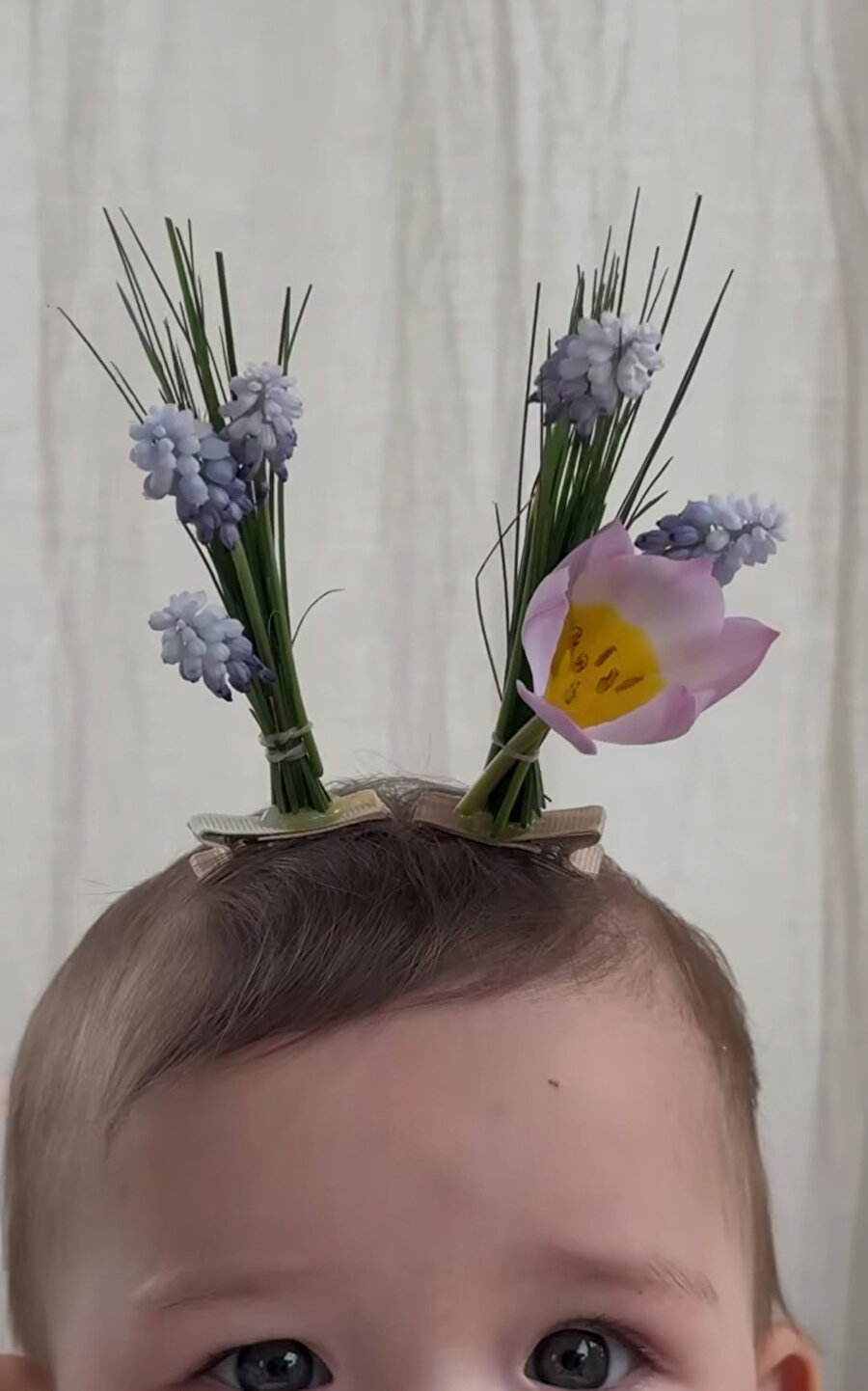 İlk defa çiçek alınca bizim ne yapacağımızı bilemeyiş