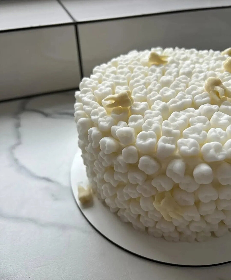 Dişi çekilen hastaya Selim Bey tarafından hazırlanan pasta