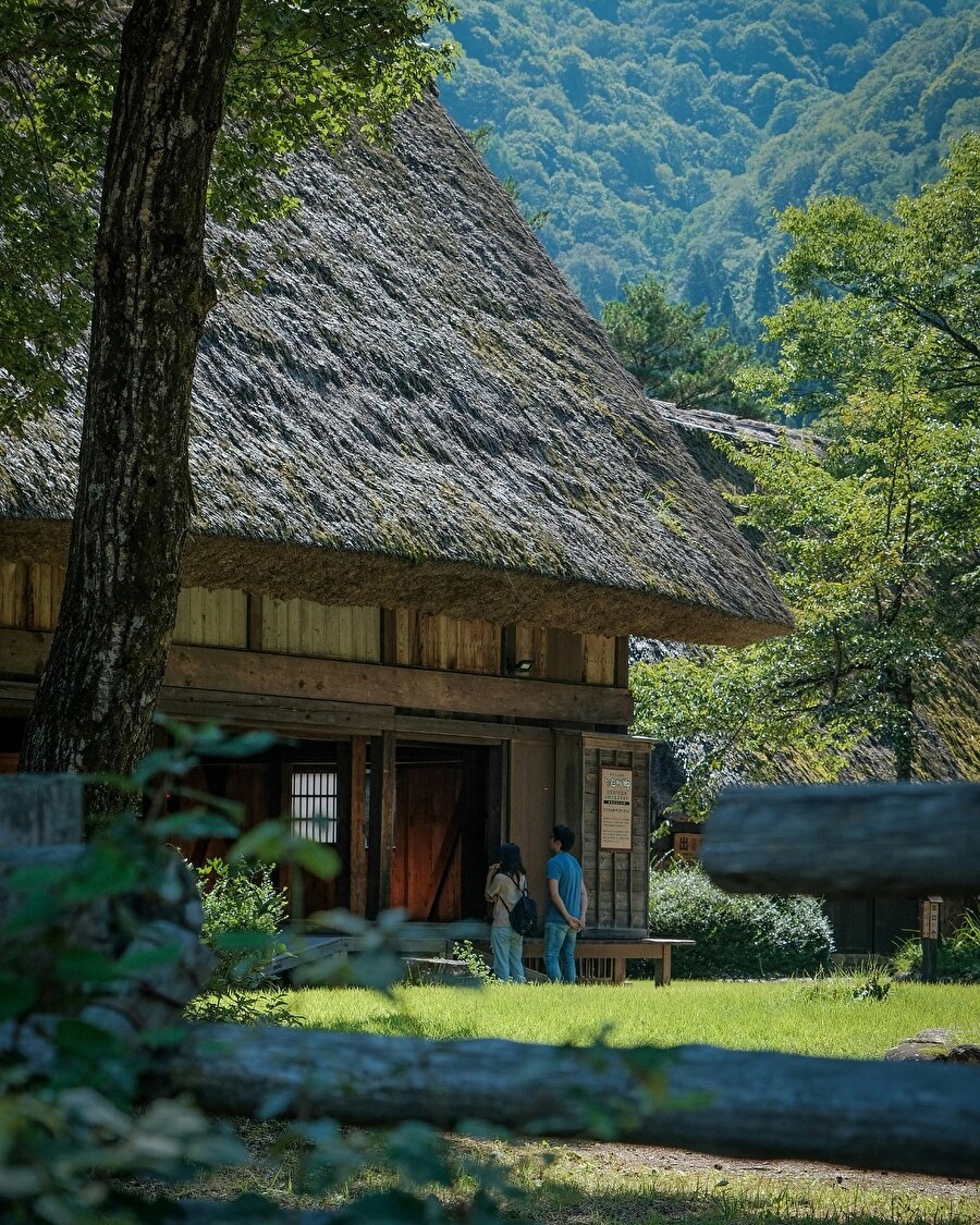 Japonya’nın geleneksel ve büyüleyici köyü: Shirakawa Go📍