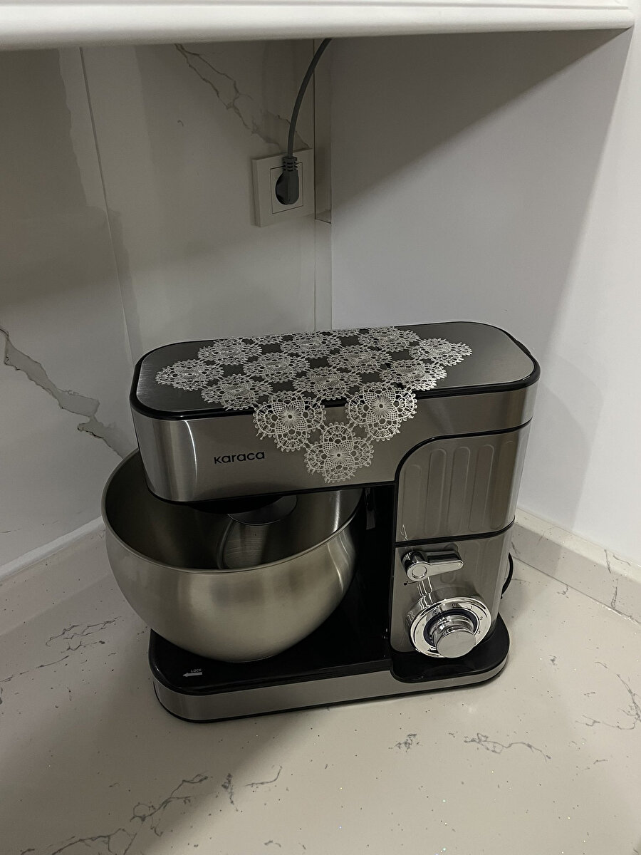 Anneler günü hediyesi almışızdır beş dakika sonra annem