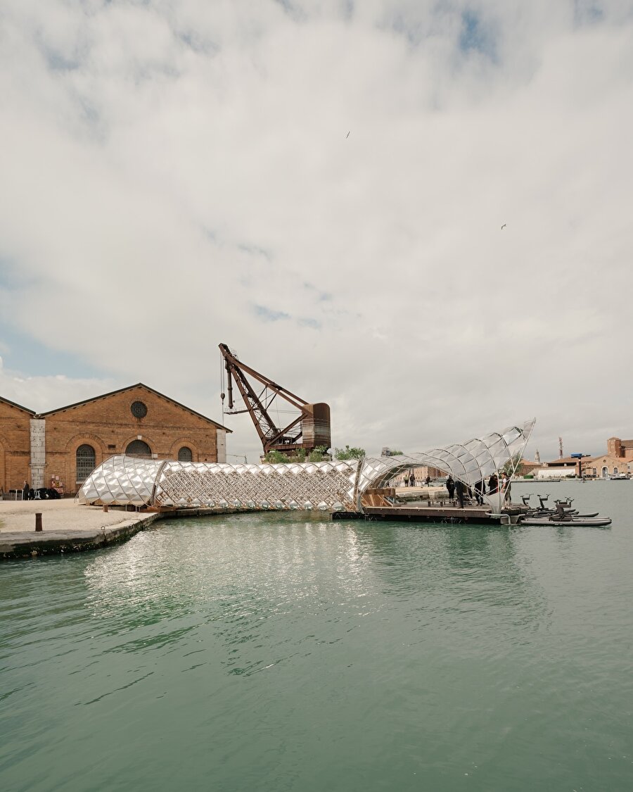  Venedik Bienali'nde Norman Foster ve Porsche imzalı yapı: Gateway to Venice's Waterway