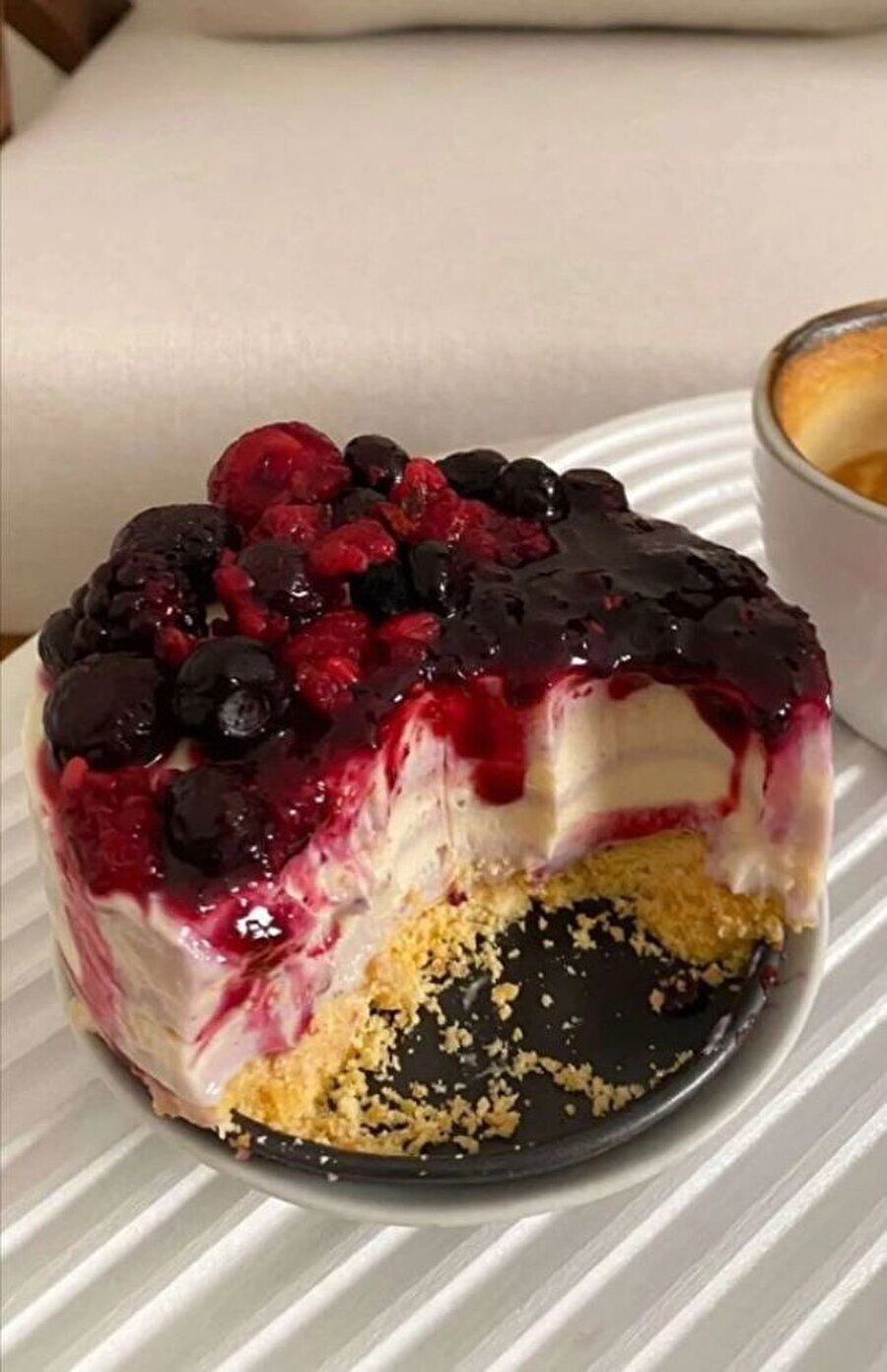 Tatlıyı kaşıkla yemek > çatalla yemek