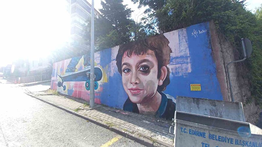 Mattia Ahmet ve kaykayı Edirne’de duvara resmedildi