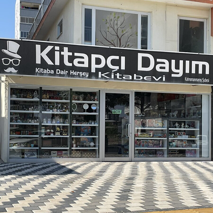Kitapçı dayım ve mutluyum dur
