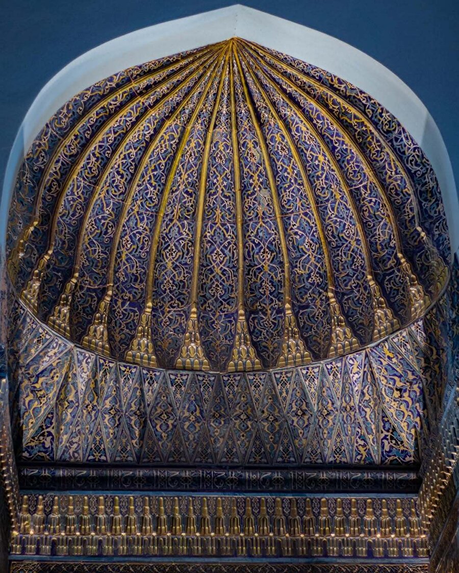 Osmanlı mimarisinin zarif işçiliği: Yeşil Türbe 💚