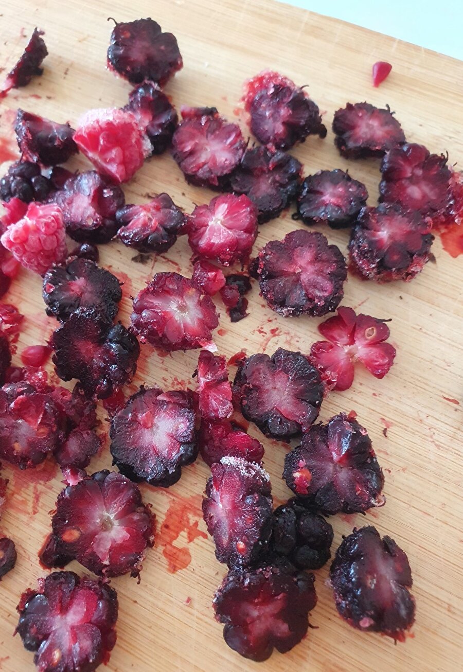 🌺🌸 emojileri nereden esinlenilmiştir