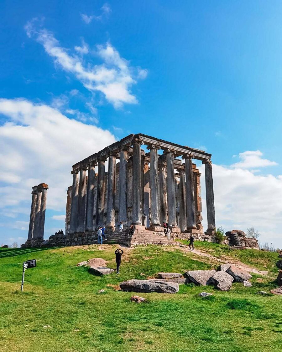 Tarih, mimari ve doğanın birleştiği Kütahya Aizanoi Antik Kenti ✨