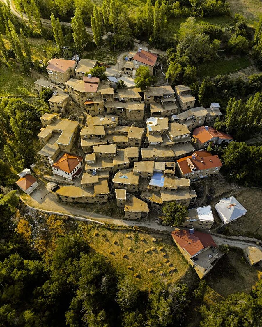 Hizan’ın 300 yıllık taş evleri: Uzuntaş Köyü 📍
