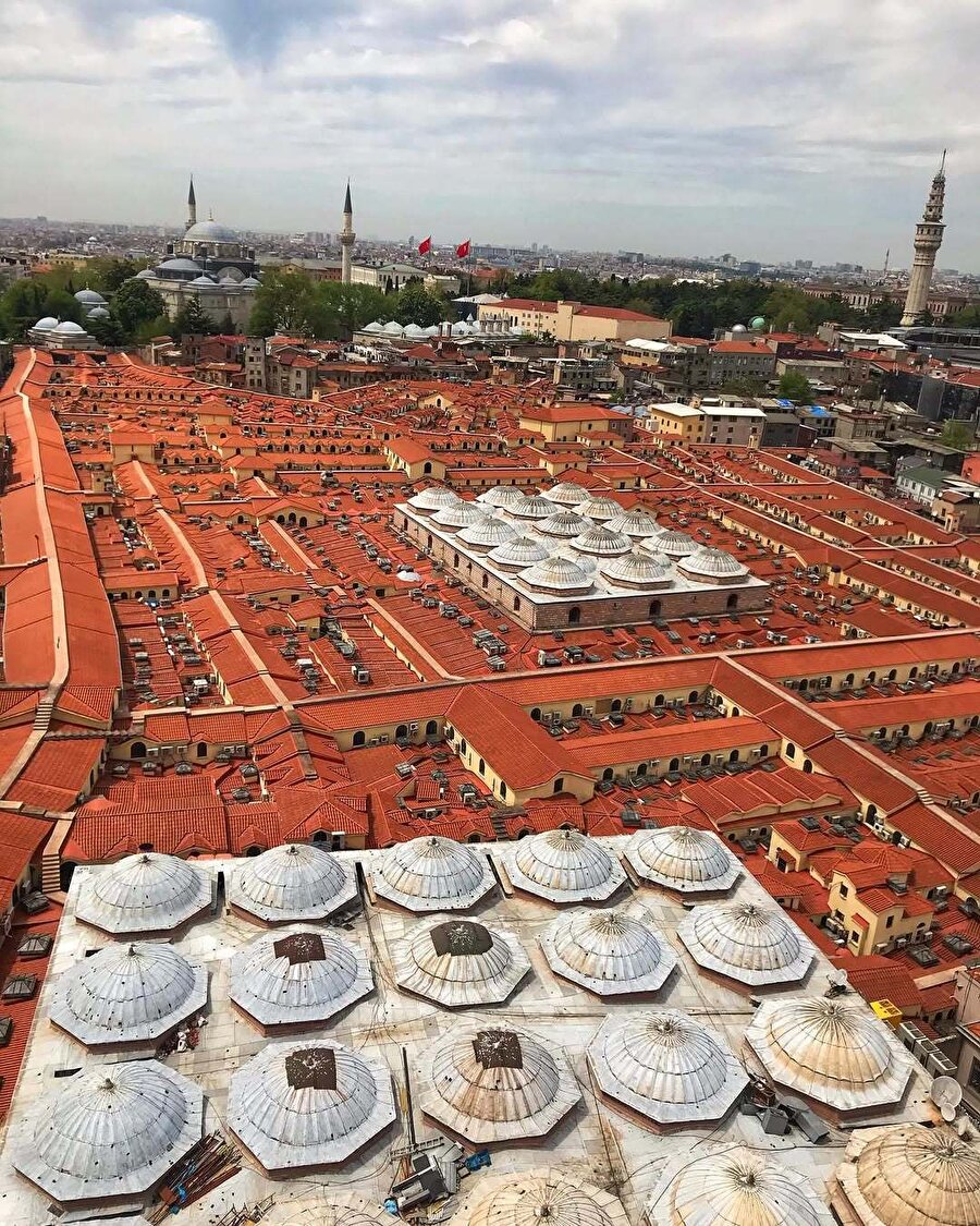 İstanbul’un kalbinde, asırlık bir çınar: Kapalıçarşı 📍