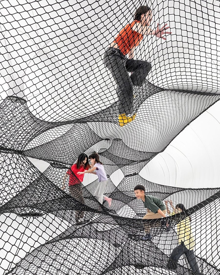 Numen/For Use tarafından tasarlanan enstalasyon: Net Taichung ve String Taichung