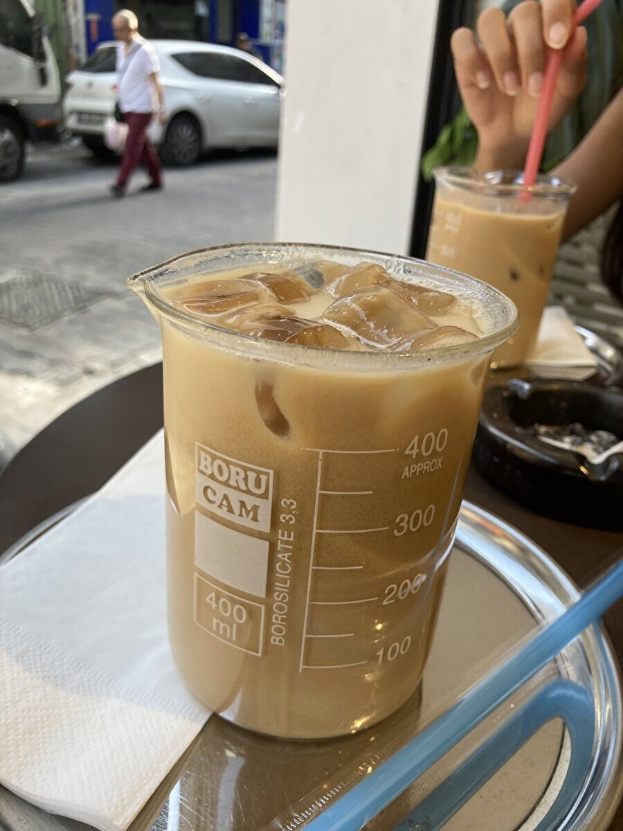 Yakında konsept diye maşrapadan kahve içeceğiz