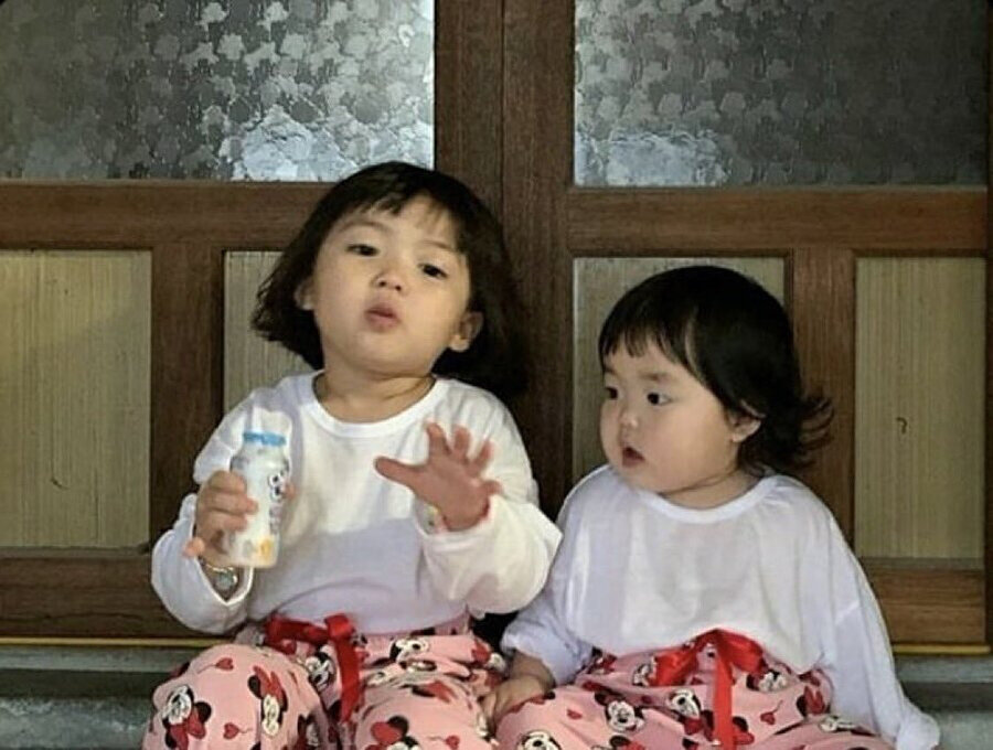 Hiç kimse: Ablalar: Seni biz çöpten aldık