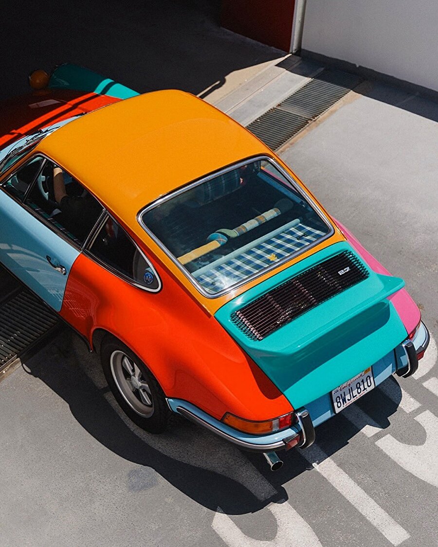 Klasik Porsche'ye renkli ve sıradışı bir yorum