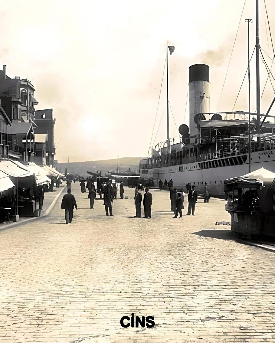 1900 yılı civarı Karaköy - Galata limanı 