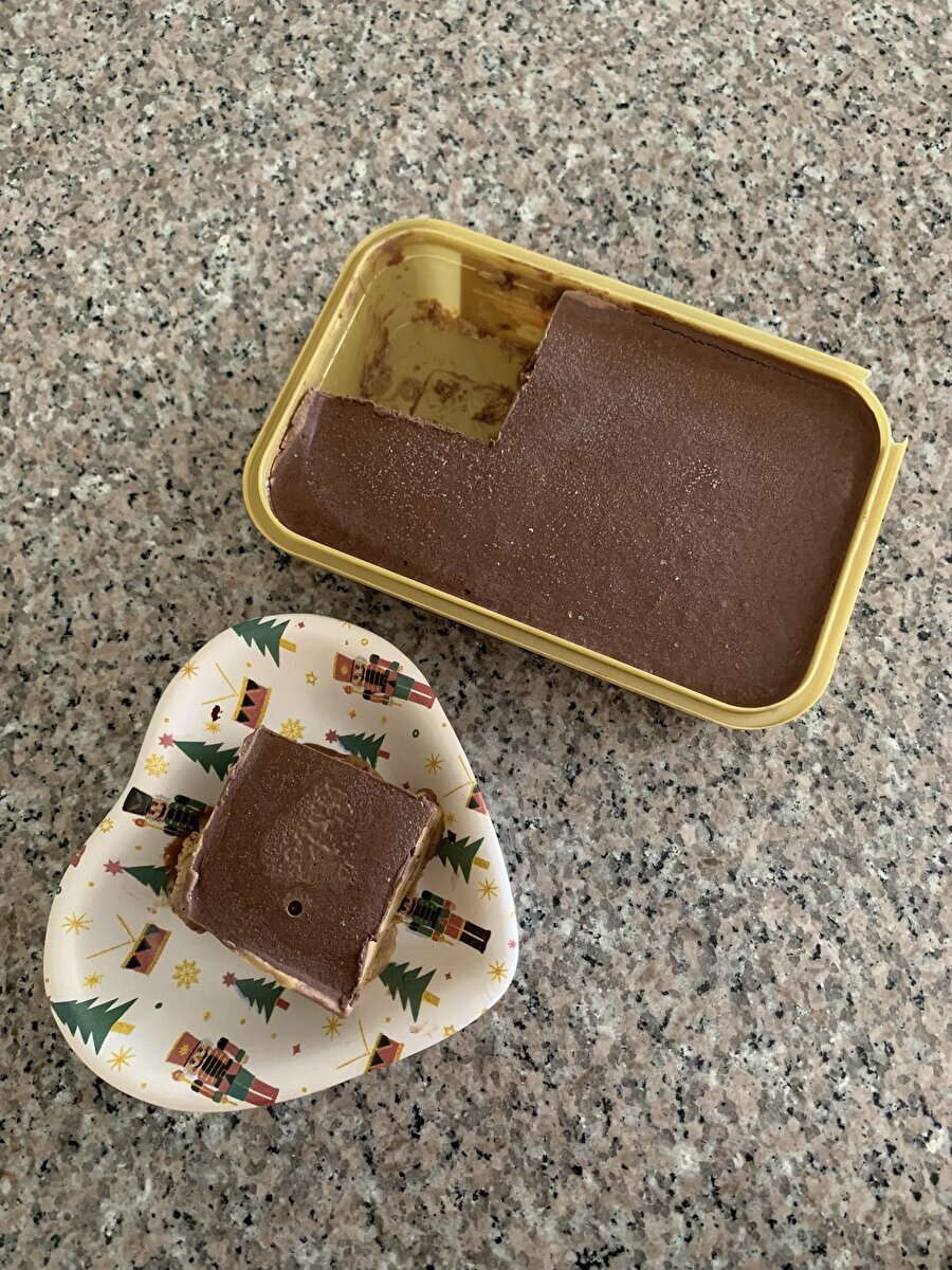 İlk defa dondurmayı böyle kesen birine denk geldik