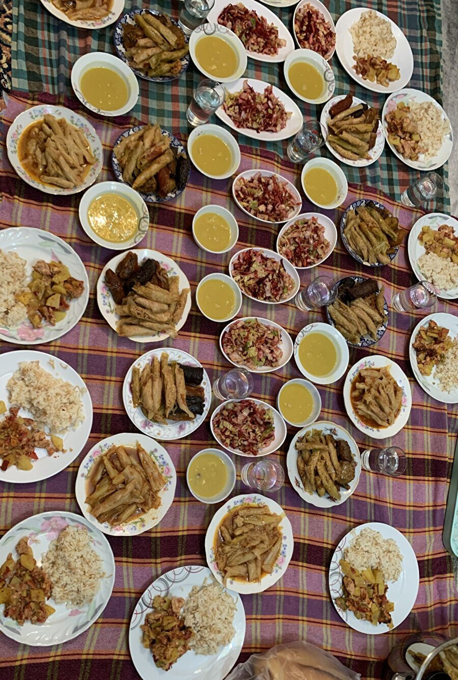 Tüm gün diyete uygun hareket ettikten sonra bizim gece öğünü