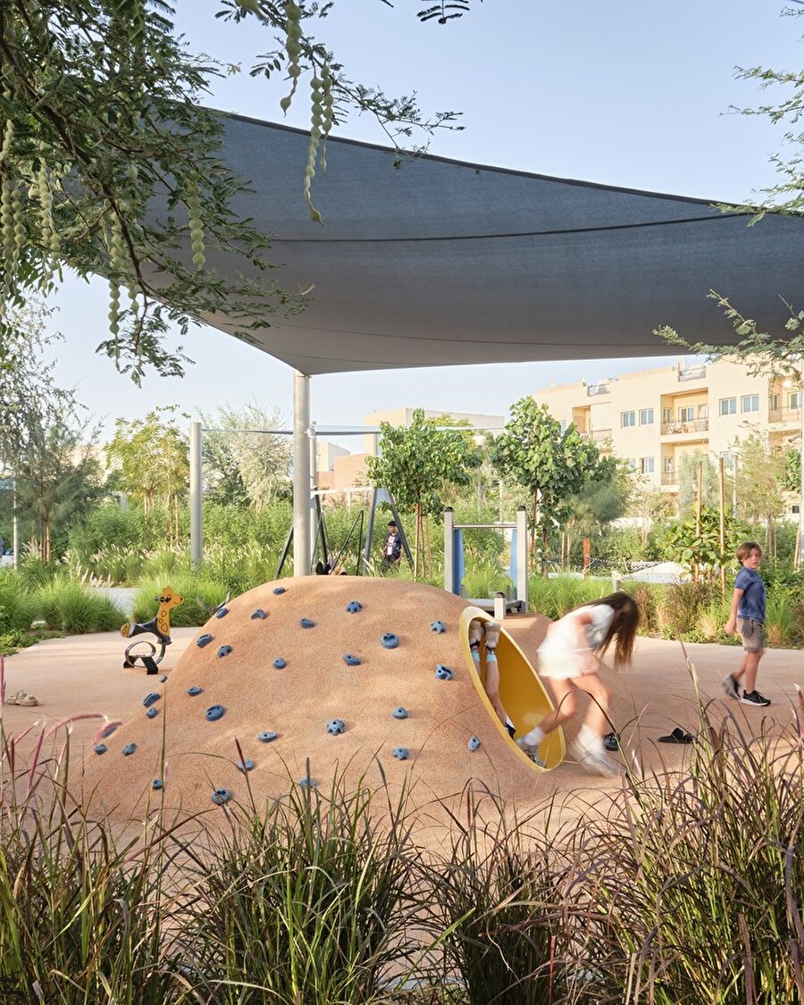 22 bin ağaç dikilen 104 mahalle parkı Abu Dhabi’de hizmete girdi