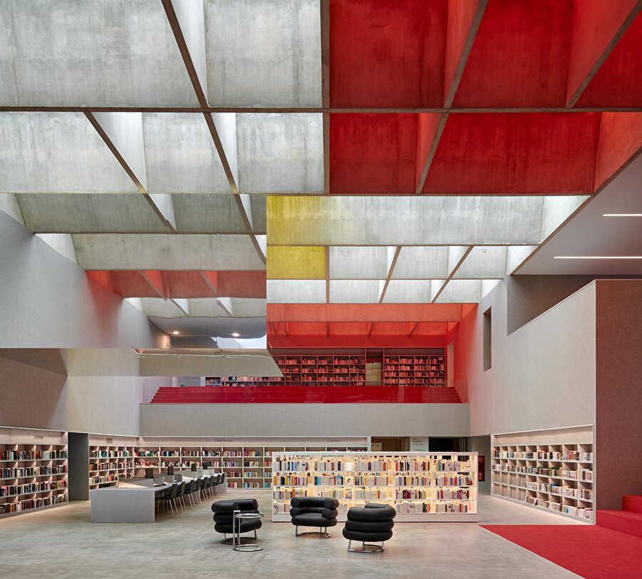 Tarihi yapı çağdaş bir kütüphane merkezine dönüştürüldü