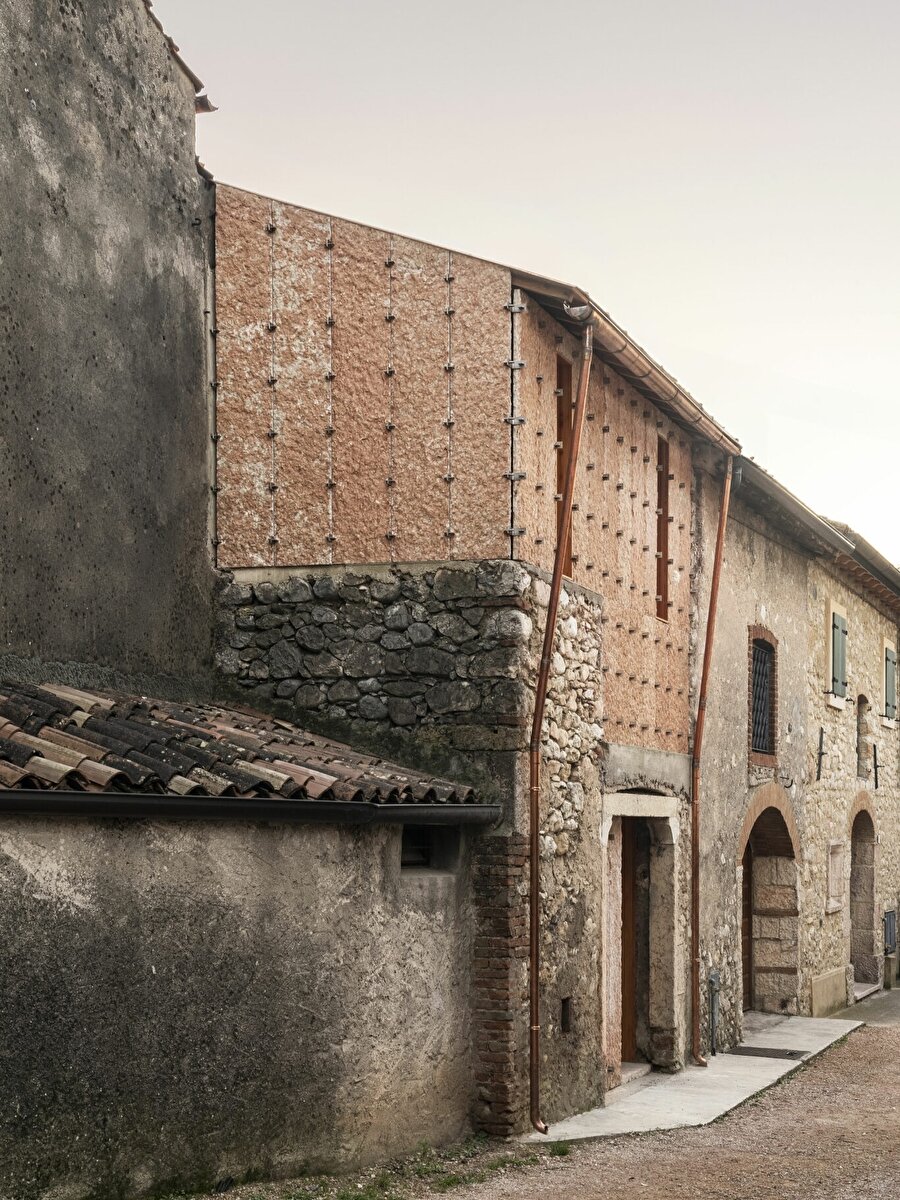 Larun House projesi taş ve ahşap uyumuyla 2024’te ödül kazandı