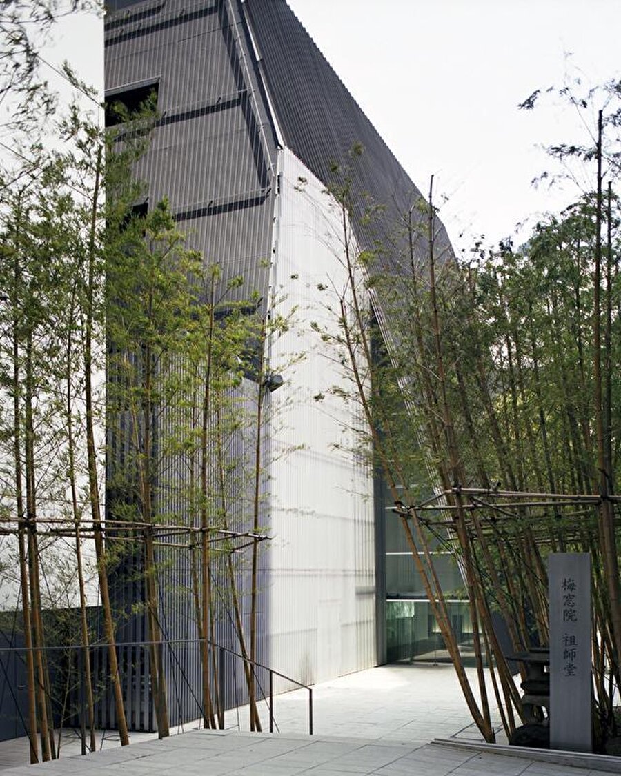 Tokyo’daki Baisoin Tapınağı toplumsal ve dini işlevleri bir araya getiriyor