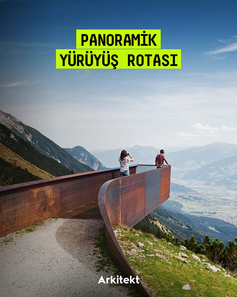 Nordkette Dağlarındaki Panoramik Yürüyüş Rotası