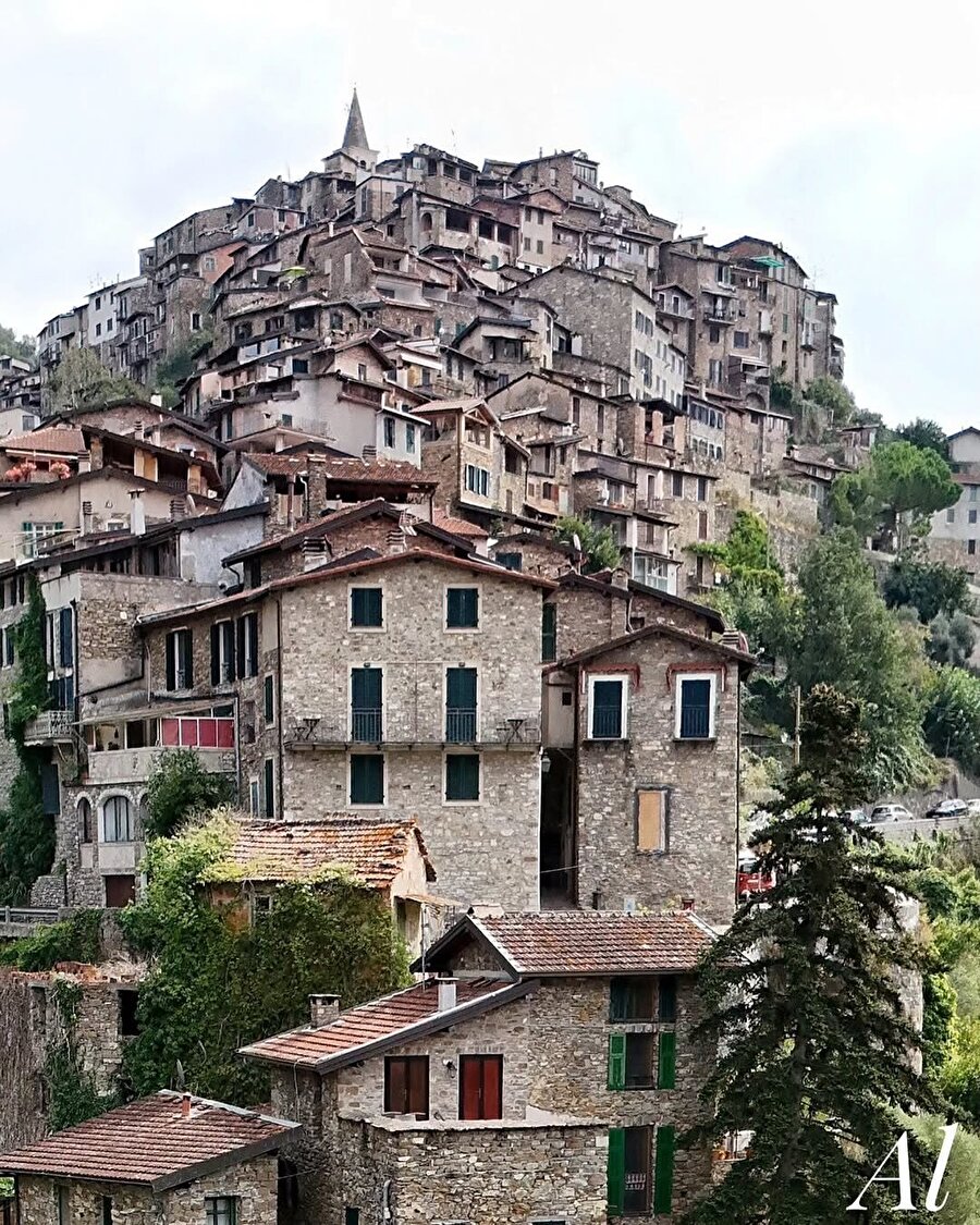 İtalya’nın cevherlerinden Apricale 🧳💚🖼️