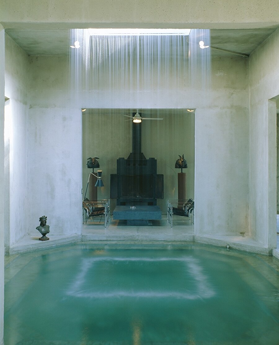 Jacques Bedel’in Malabrigo evi, iç mekân havuzuyla dikkat çekiyor