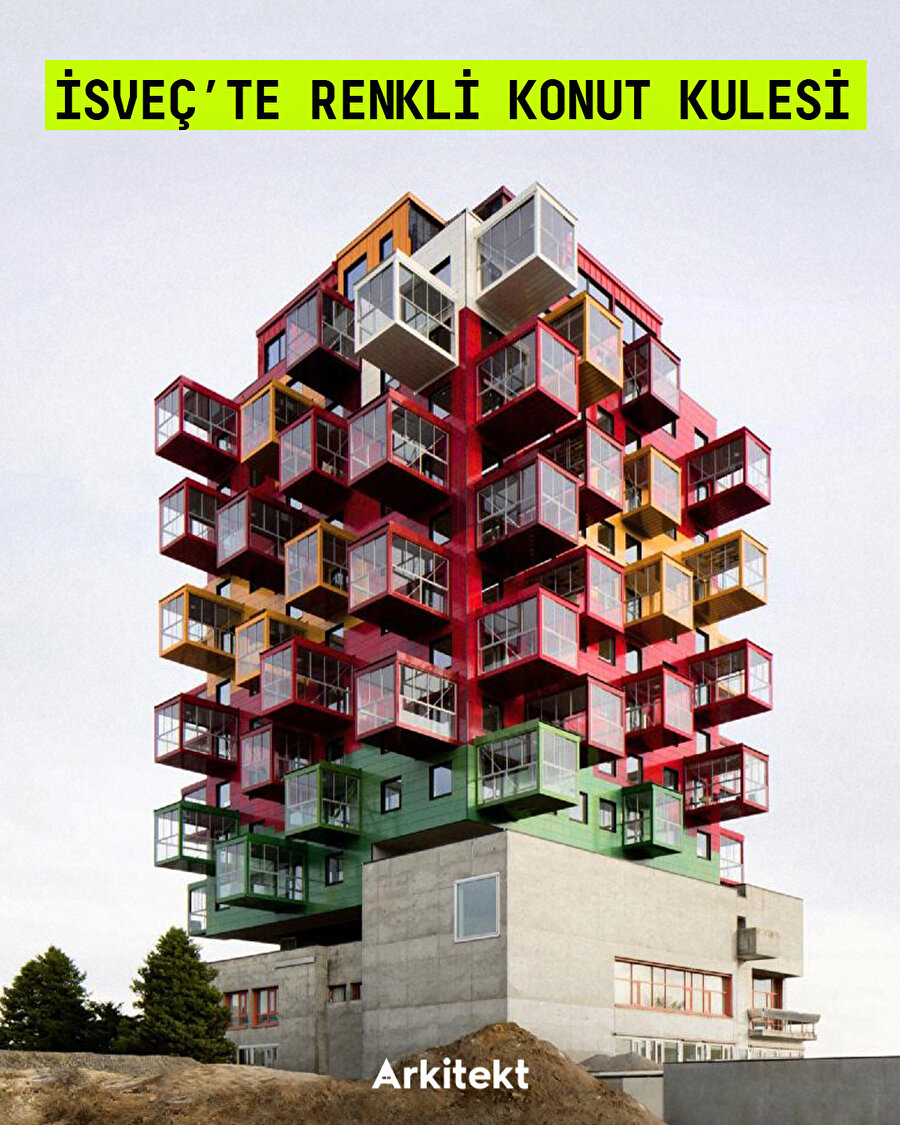 Eski adliye üzerine inşa edilen Kule, Renkli Cephesiyle Öne Çıkıyor