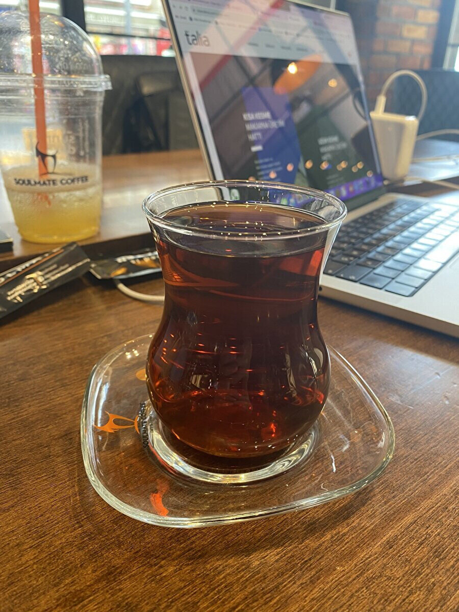 İhtiyacım olan çay ihtiyacını karşılayacak olan o bardak